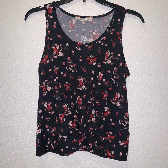 Wallflower Tops - Wallflower Flower Shirt